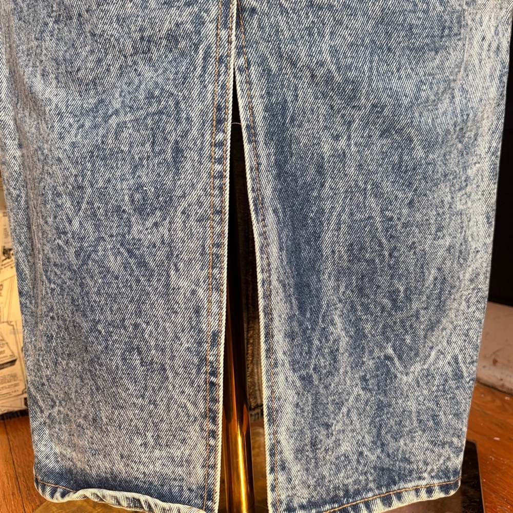 Vintage Acid Wash High-Waisted Denim Midi Skirt - Picture 6 of 9